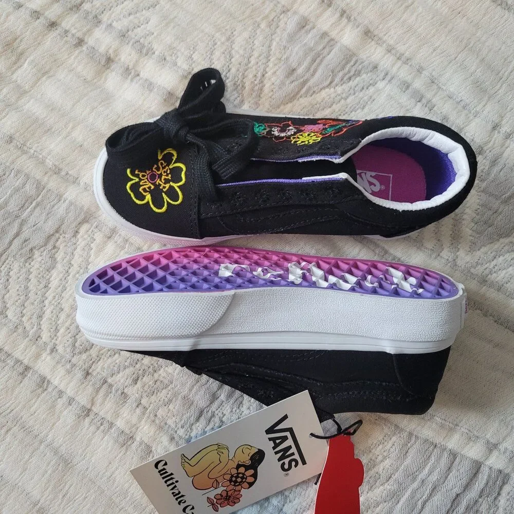 Vans Kids Cultivate Care Embroidered‎ Floral Sneakers Black NWT 12T